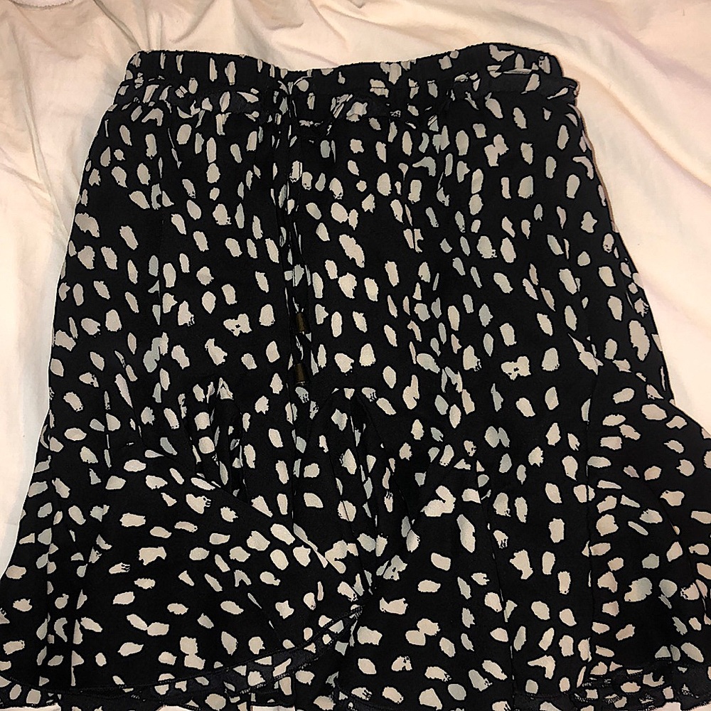 Entro Black dotted boutique skort